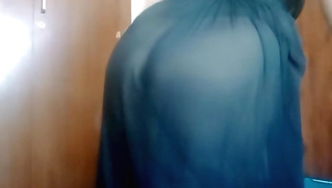 Busty chick with big boobs masturbating on the web cam