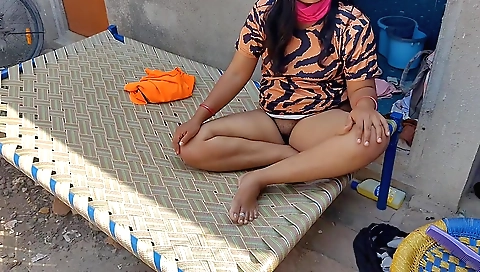 Indian amateur sex video with her cunt getting fucked