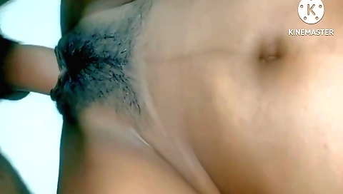 Indian girl has hairy pussy and gets fucked in hotel room
