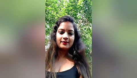 Solo domestic cooking in the kitchen with a husband's friend