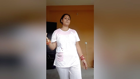 Solo girl masturbating her body in homemade porn video