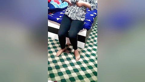 Babii bhabhi is in her bedroom and she is masturbating