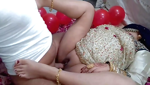 Indian amateur wedding with a big ass brunette and a dude
