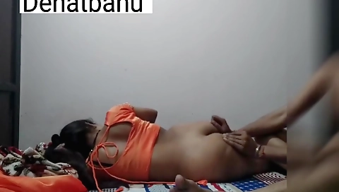 Indian woman with a hot body fucked by her stepsister face