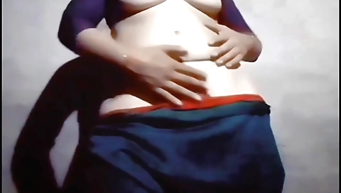 Chubby desi girl with a sexy ass fucks me in solo porn