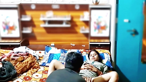 Indian girl's big booty video & Aged Indian desi bhabhi video