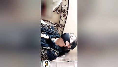 Webcam video with a brunette who likes sex with a dick