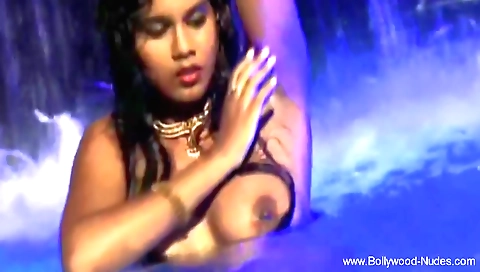 Indian big tits girl with big tits enjoys solo porn
