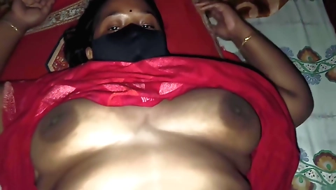 Mature woman with huge natural boobs fucks her stepsister