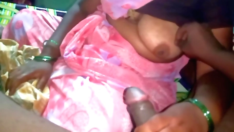 Indian amateur teen is doing a good job on her aunty