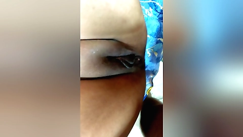 Chupky bhabhi ky kalya raat kodi ka mza lea or bhabhi mast moti