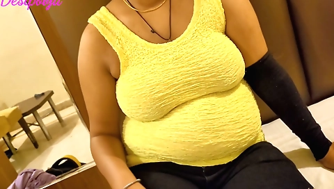 Indian slut gets her pussy filled with a dick in amateur vid