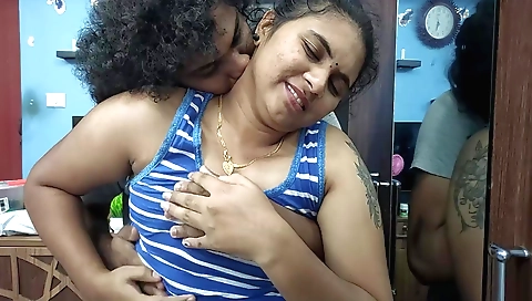 Indian teen 18+ with large natural boobs has sex with boyfriend