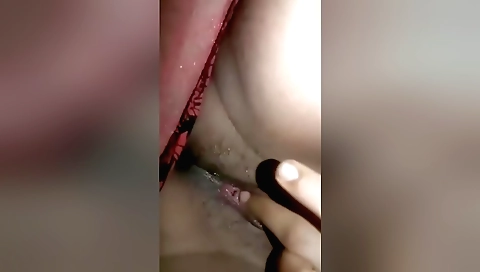 Hot solo female video with a nice face and big boobs