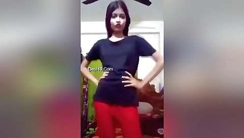 Today Exclusive- Desi Village Chick Shows Her Boobs