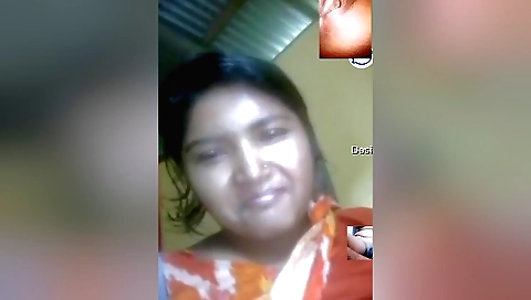 Indian girl shows her big boobs and pussy fisting on webcam