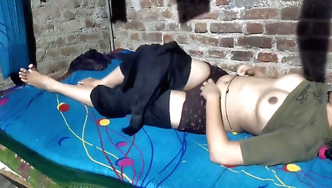 Solo female is fingered by her man and she is giving a blowjob