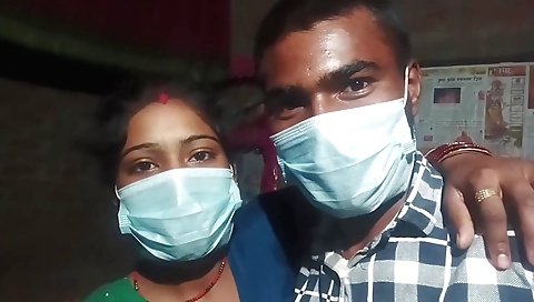 Indian chick gets fucked in a car with her boyfriend