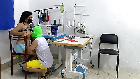 Amateur brunette woman gets a promotion in exchange for a blowjob