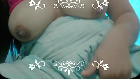 Big tits bhabhi shows her sexy outfit in the webcam vid