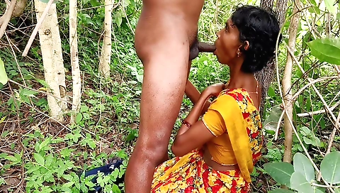 Indian teen gets it on with her work in the jungle
