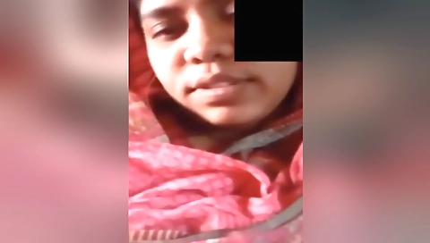 Amateur brunette hairy girl plays with her hairy bush