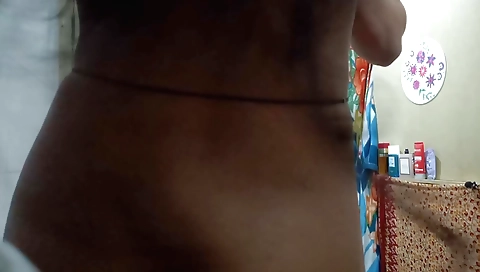 Indian teen girl handjobs and fucked in a hard machine