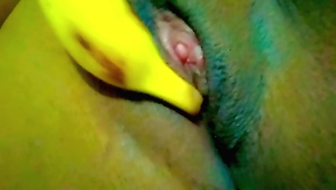 I fucking my ass with some big banana in my amateur solo video