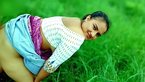 Indian amateur sex at the bottom of jungle in indian style