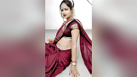 Stepmom Low Hip Saree Deep Navel Big Tits Big Ass Amateur Homemade