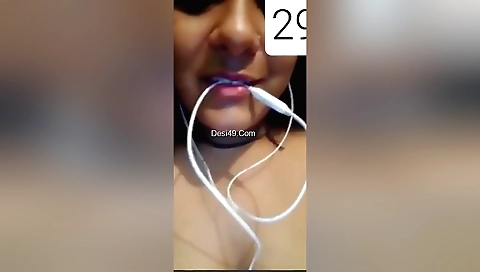 Hairy indian babe shows her hairy pussy in her solo video