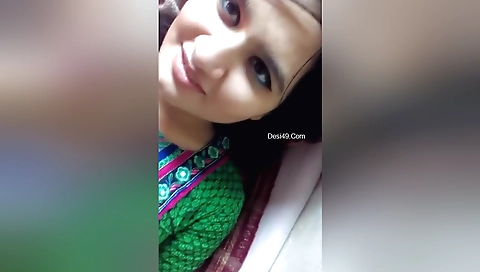 Amateur brunette with a sexy face and natural tits