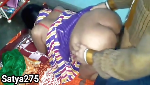 Horny bhabhi in sexy saree and hairy pussy is very hot