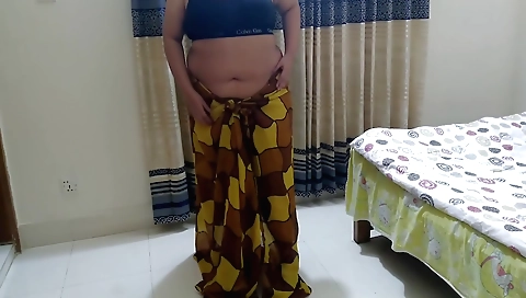 Hot amateur indian ass is fucked in her tight saree