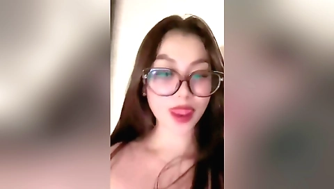 Indian solo girl fingers her body in homemade porn