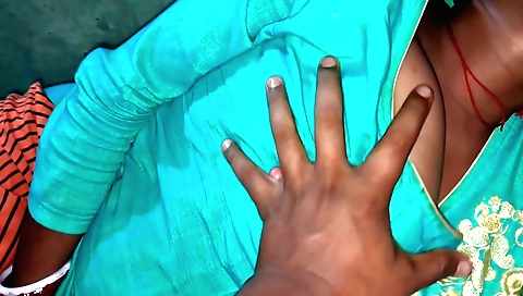 Indian girl fucked in the kitchen in homemade porn video