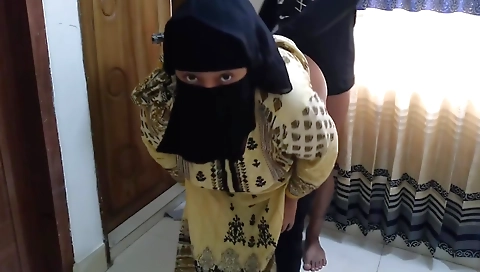 Bitching babe and her hubby's father-in-law in the living room