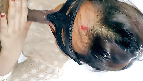 Indian girl fucks hard while having fun with a dude