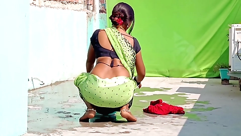 Solo brunette amateur girl fucks with her boyfriend