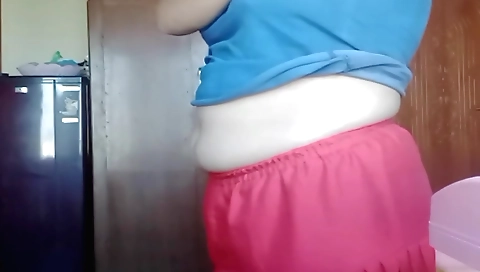 Indian chick masturbates in the bed on the bed sheet