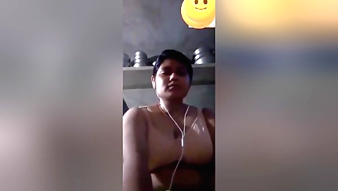 Today Exclusive-sexy Bangla Chick Shows Her Boobs On Vc