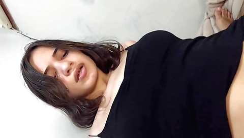 Amateur brunette blonde gets fucked by her boyfriend