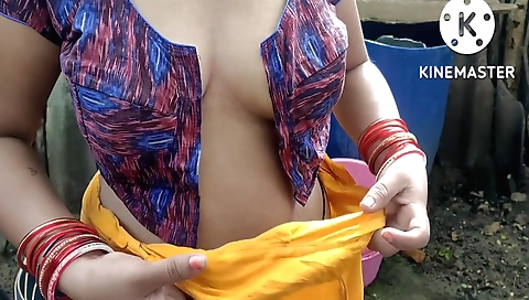 Indian housewife loves to show off her legs and boobs
