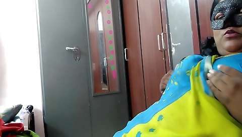 Indian mature fucked by her stepbrother in homemade movie