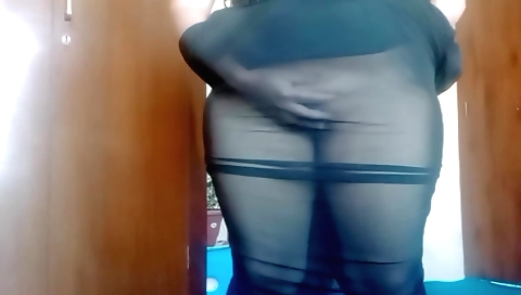 Indian chick with a perfect ass is showing off her body
