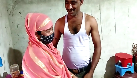 Indian woman gets fucked on her back in homemade hd video