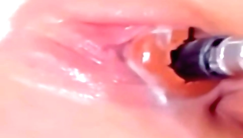 Indian teen shows her juicy pussy in homemade porn