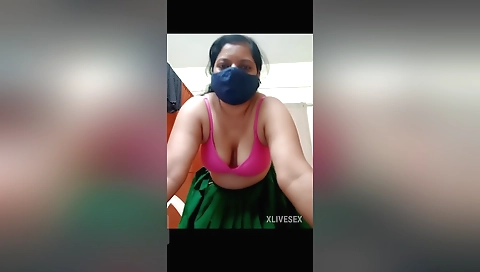 Shilpa aunty naked video show showing her big boobs