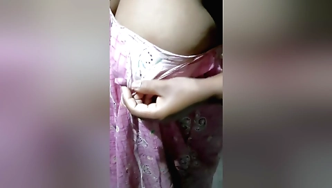 Indian girl with a nice body and big tits showing off