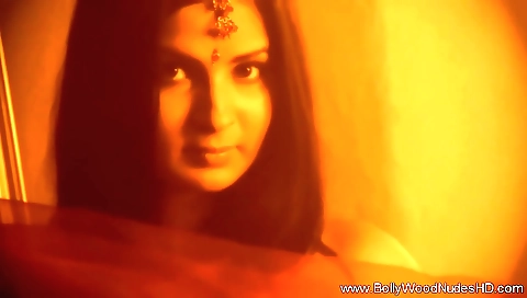 Indian woman enjoys dancing so much in this solo video